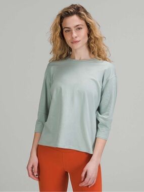 Lululemon LA 3/4 Sleeve Crewneck Shirt - Silver Blue